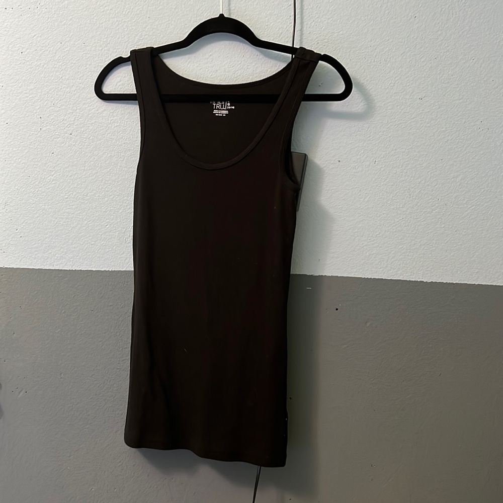 Black muscle tank top